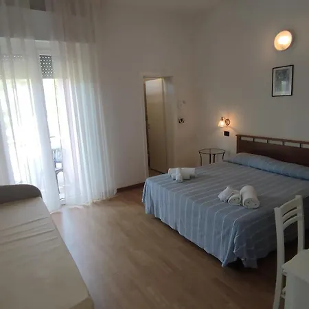 Elisa 3*